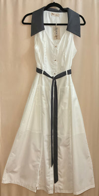 Vestido Blanco Cuello Contraste con Corbata