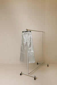 Pantalón metálico