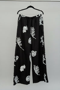 Conjunto café y negro con estampado