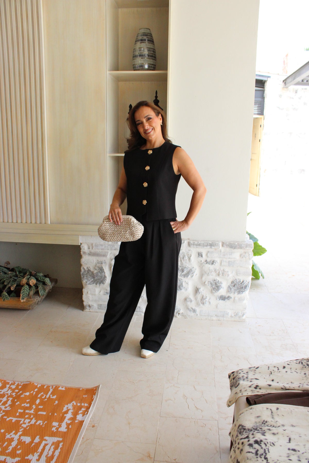 Conjunto Chaleco y Pantalón Negro Botones Dorados