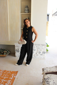 Conjunto Chaleco y Pantalón Negro Botones Dorados