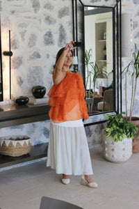 Blusa de Gasa con Detalle Floral y Volantes