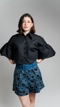 Short flores con fondo