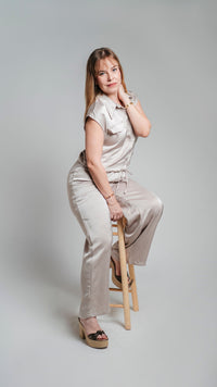 Conjunto chaleco pantalón satinado