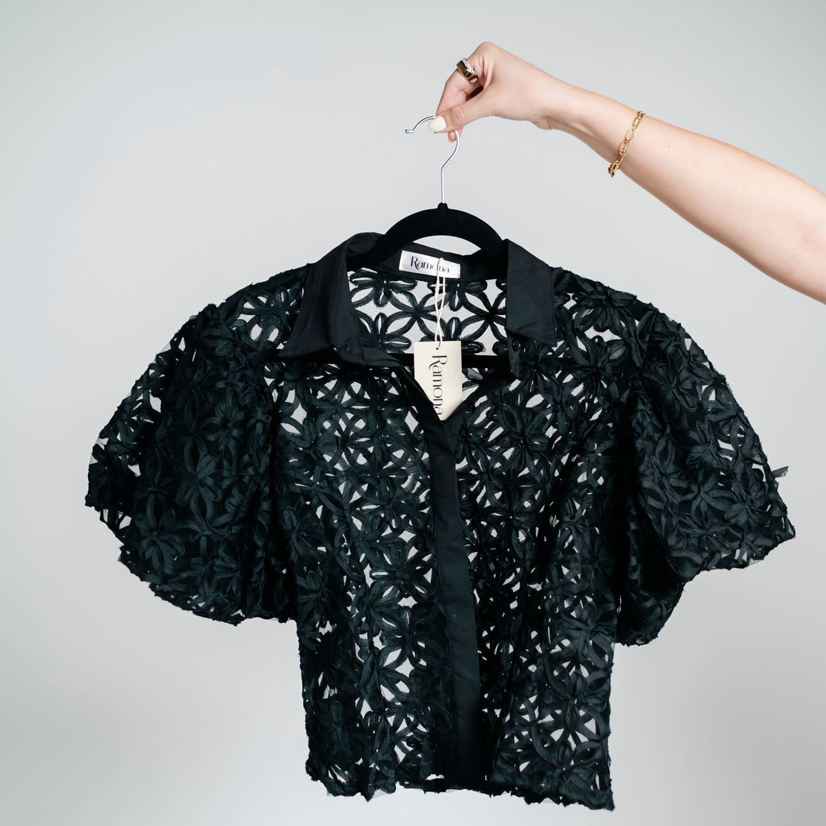 Blusa flores bordadas