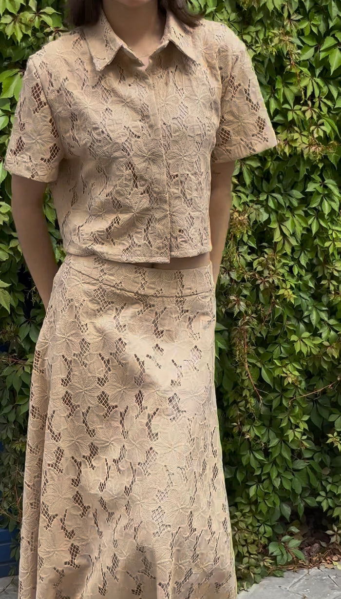 Conjunto  Falda y Blusa de Encaje