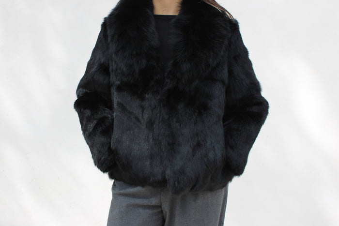 Abrigo Negro de Piel de Zorro y Conejo