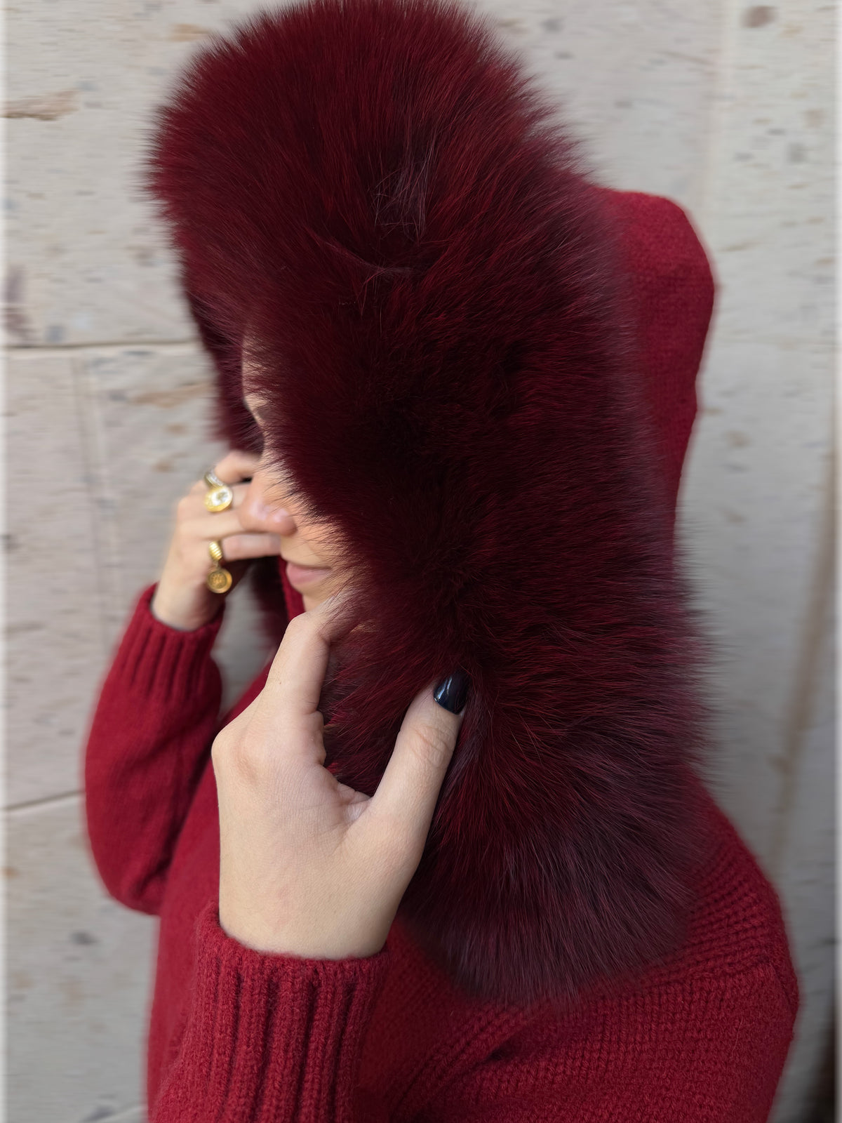 Suéter rojo con Cuello Desprendible de Zorro