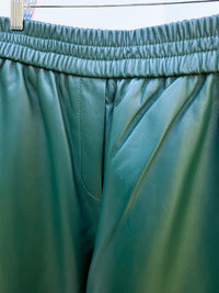 Pantalón piel corte globo