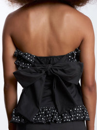 Top strapless de lunares blancos