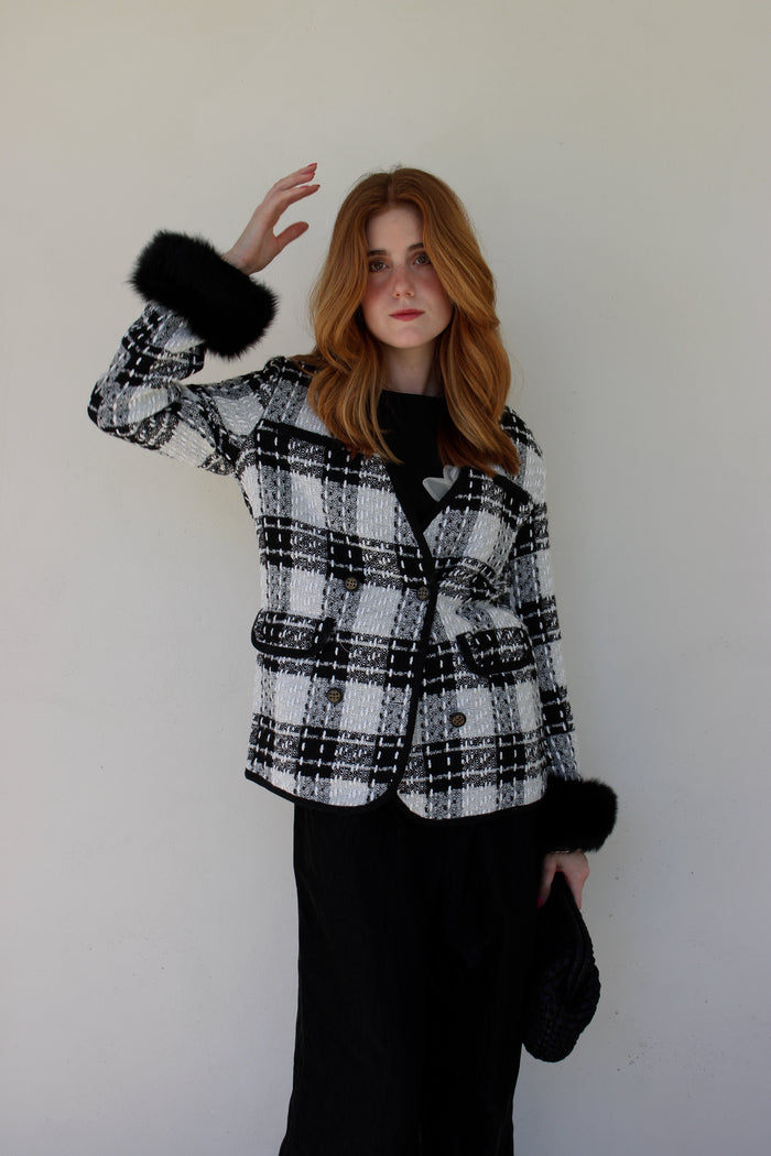 Abrigo Tweed Blanco y Negro Puño Fur