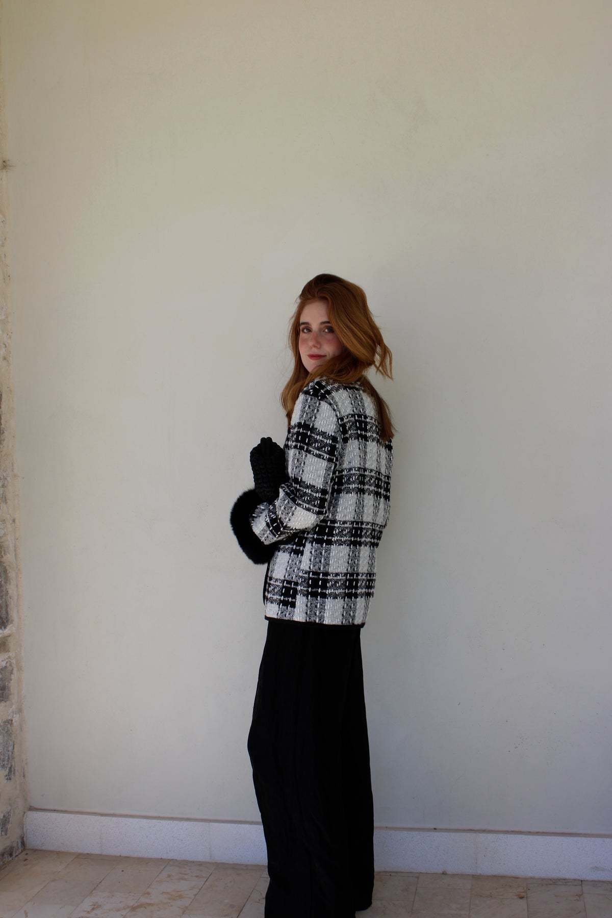 Abrigo Tweed Blanco y Negro Puño Fur