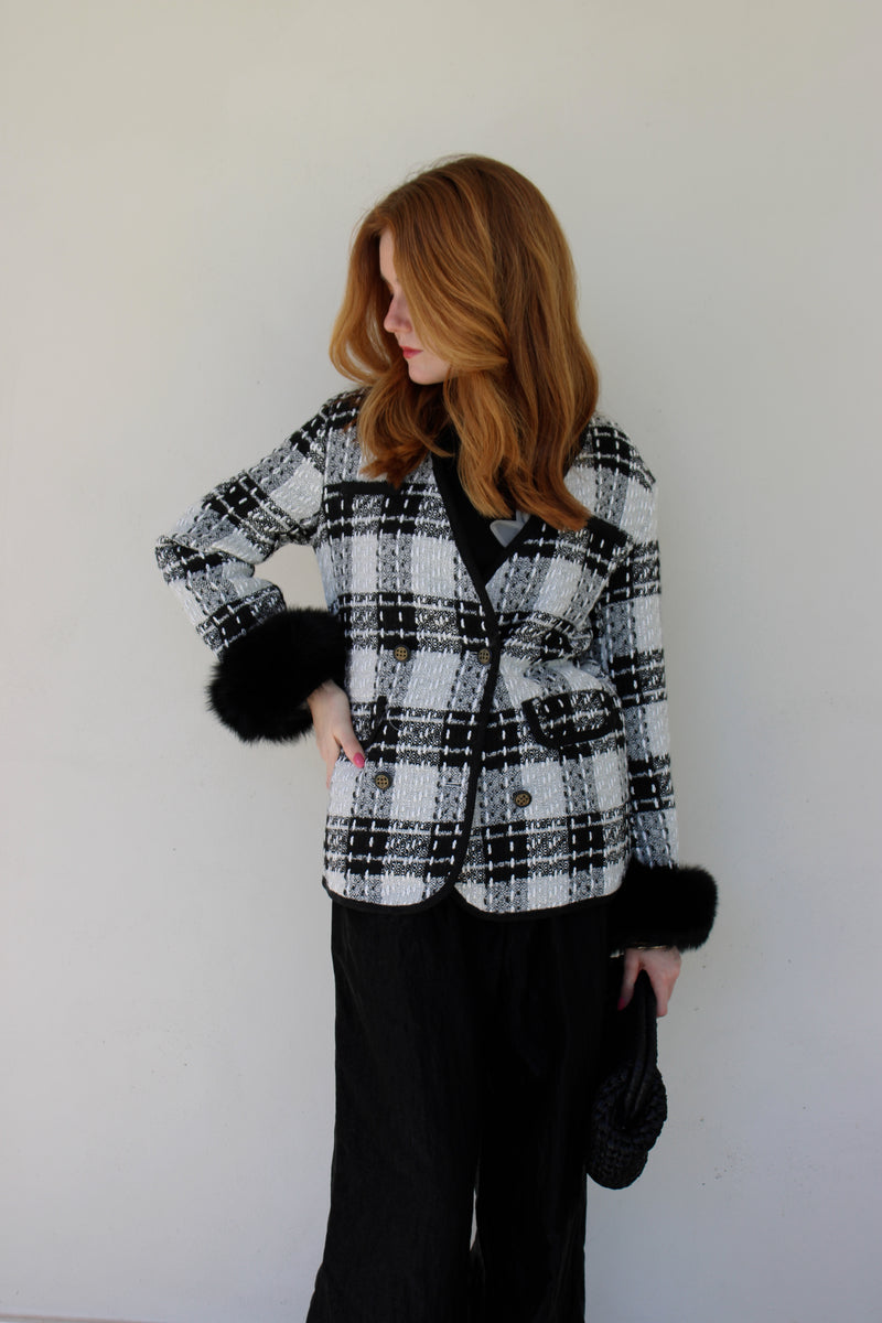 Abrigo Tweed Blanco y Negro Puño Fur